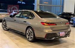 بي ام دبليو الفئة 7